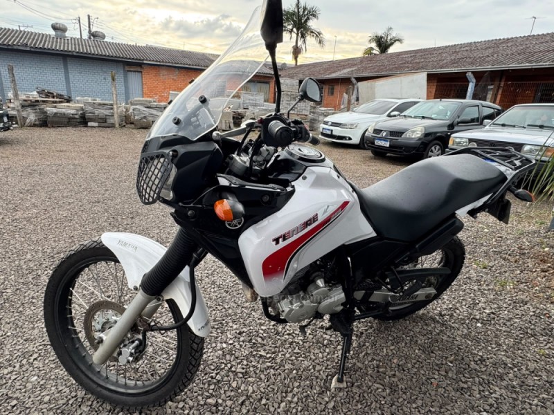 XTZ 250 TÉNÉRÉ - 2011 - IGREJINHA