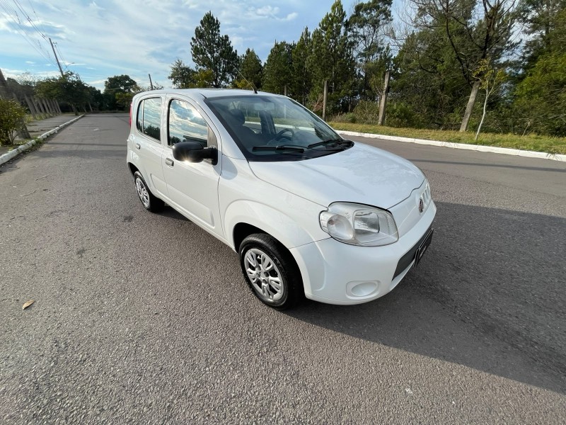 UNO 1.0 EVO VIVACE 8V FLEX 4P MANUAL