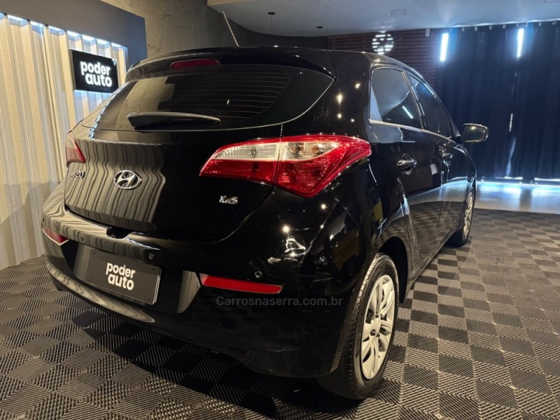 HB20 1.6 COMFORT STYLE 16V FLEX 4P MANUAL - 2017 - FARROUPILHA