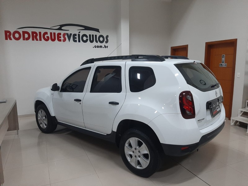 DUSTER 1.6 EXPRESSION 4X2 16V FLEX 4P MANUAL - 2016 - CAXIAS DO SUL