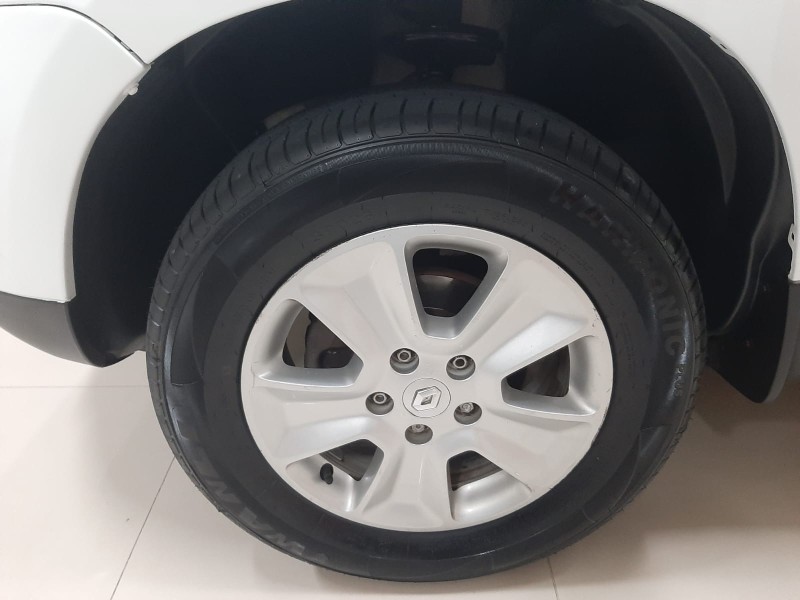 DUSTER 1.6 EXPRESSION 4X2 16V FLEX 4P MANUAL - 2016 - CAXIAS DO SUL