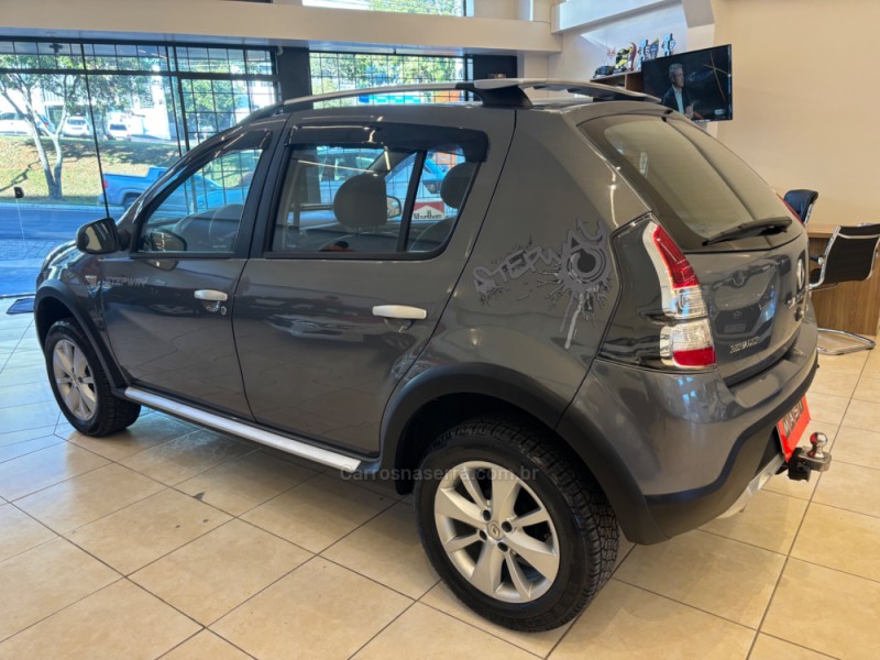 SANDERO 1.6 STEPWAY 8V FLEX 4P MANUAL - 2013 - CAXIAS DO SUL