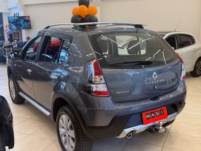 SANDERO 1.6 STEPWAY 8V FLEX 4P MANUAL - 2013 - CAXIAS DO SUL