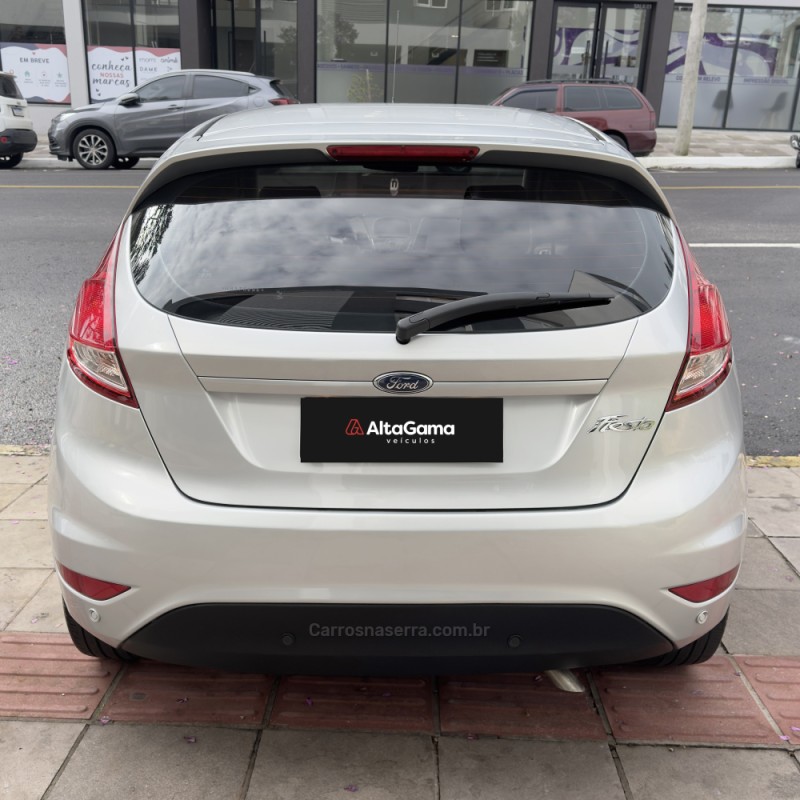 FIESTA 1.6 SEL HATCH 16V FLEX 4P MANUAL - 2017 - FLORES DA CUNHA