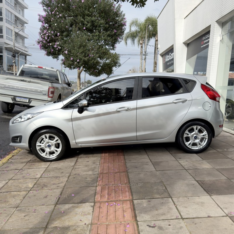 FIESTA 1.6 SEL HATCH 16V FLEX 4P MANUAL - 2017 - FLORES DA CUNHA