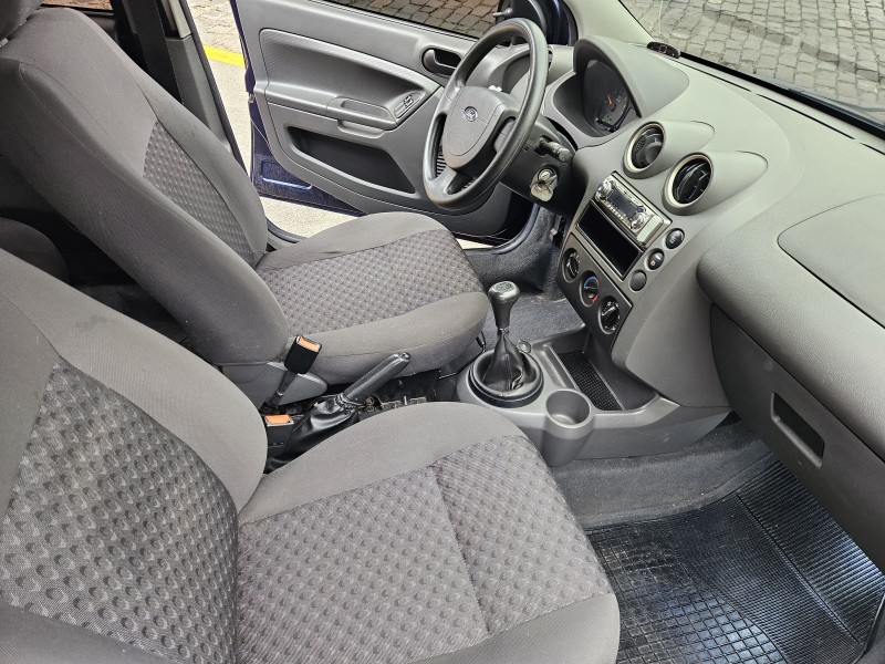FIESTA 1.6 MPI HATCH 8V FLEX 4P MANUAL - 2006 - CAXIAS DO SUL