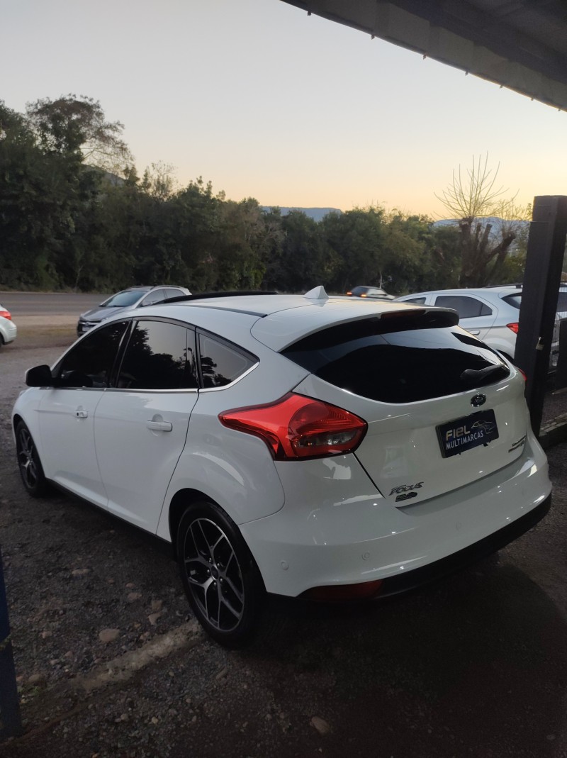 FOCUS 2.0 TITANIUM PLUS HATCH 16V FLEX 4P AUTO - 2016 - VALE REAL