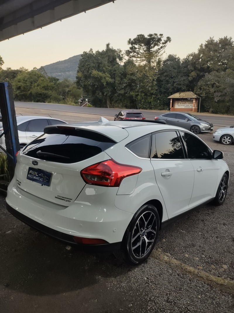 FOCUS 2.0 TITANIUM PLUS HATCH 16V FLEX 4P AUTO - 2016 - VALE REAL