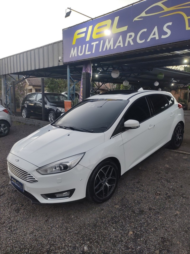focus 2.0 titanium plus hatch 16v flex 4p auto 2016 vale real