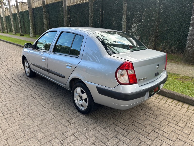 CLIO 1.0 PRIVILÉGE 16V GASOLINA 4P MANUAL - 2005 - CAXIAS DO SUL
