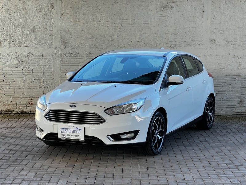FOCUS 2.0 TITANIUM HATCH 16V FLEX 4P AUTOMÁTICO