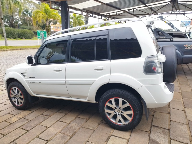pajero tr4 2.0 4x4 16v 140cv flex 4p automatico 2013 veranopolis