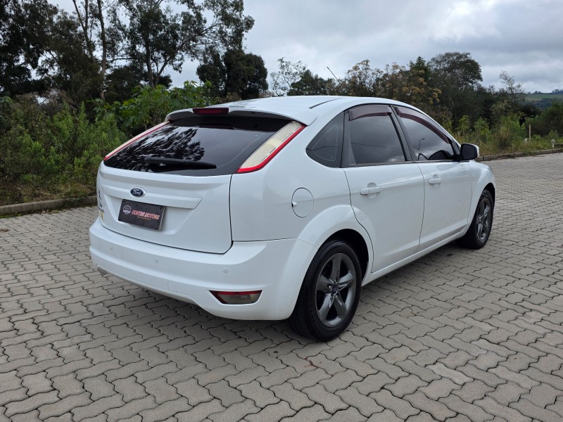 FOCUS 1.6 GLX 16V FLEX 4P MANUAL - 2011 - BENTO GONçALVES