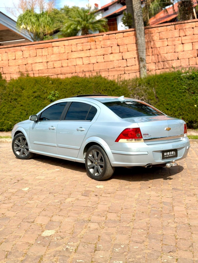 VECTRA 2.0 MPFI ELITE 8V FLEX 4P AUTOMÁTICO - 2011 - VENâNCIO AIRES