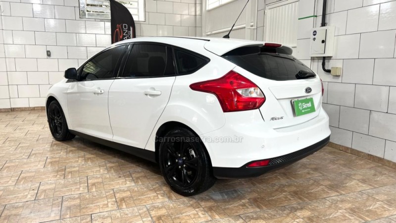 FOCUS 1.6 SE 16V FLEX 4P MANUAL - 2015 - BENTO GONçALVES
