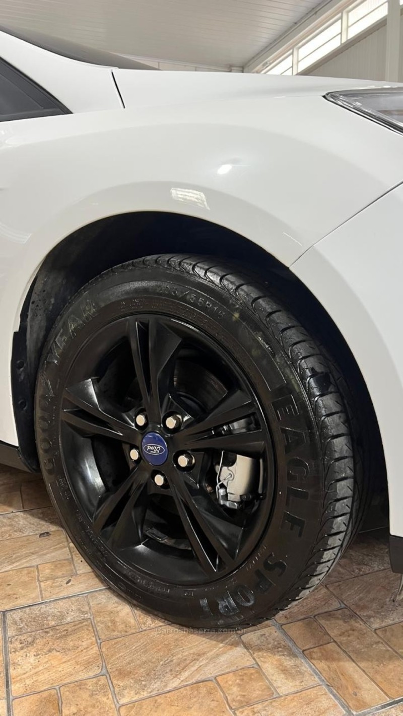 FOCUS 1.6 SE 16V FLEX 4P MANUAL - 2015 - BENTO GONçALVES