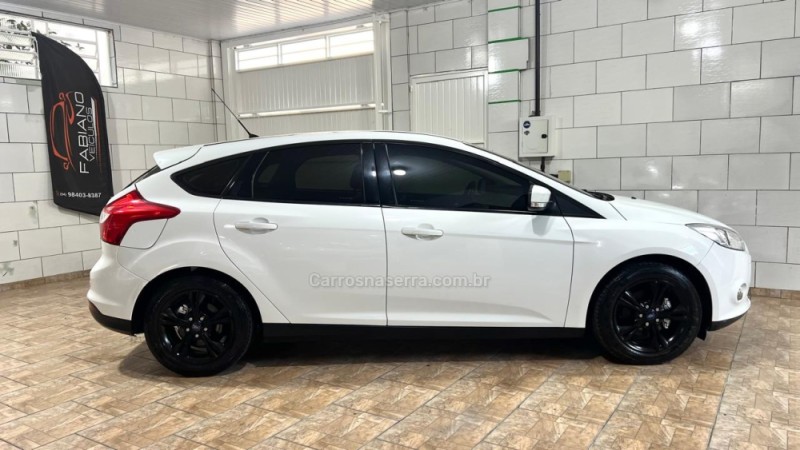 FOCUS 1.6 SE 16V FLEX 4P MANUAL - 2015 - BENTO GONçALVES