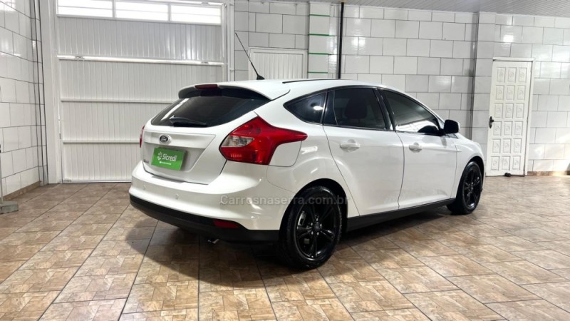 FOCUS 1.6 SE 16V FLEX 4P MANUAL - 2015 - BENTO GONçALVES
