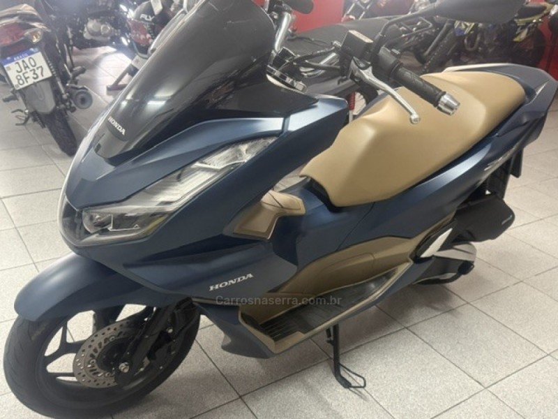 PCX 160 DLX - 2023 - GARIBALDI