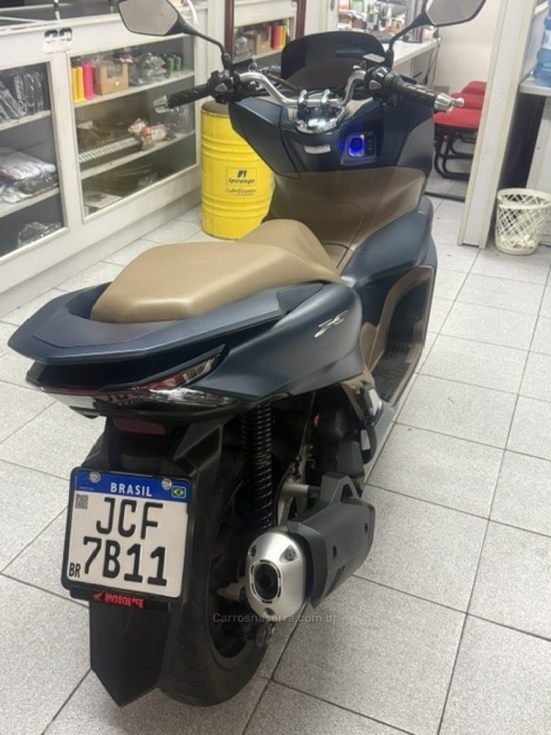 PCX 160 DLX - 2023 - GARIBALDI