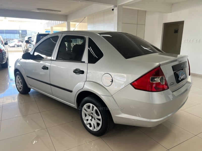 FIESTA 1.6 MPI SEDAN 8V FLEX 4P MANUAL - 2005 - TAQUARA