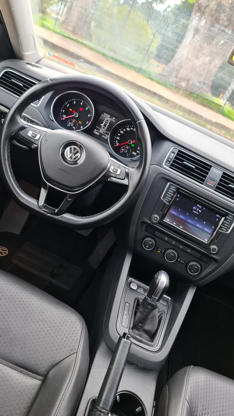 JETTA 2.0 COMFORTLINE FLEX 4P TIPTRONIC - 2016 - LAGOA VERMELHA