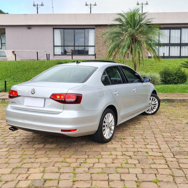 JETTA 2.0 COMFORTLINE FLEX 4P TIPTRONIC - 2016 - LAGOA VERMELHA