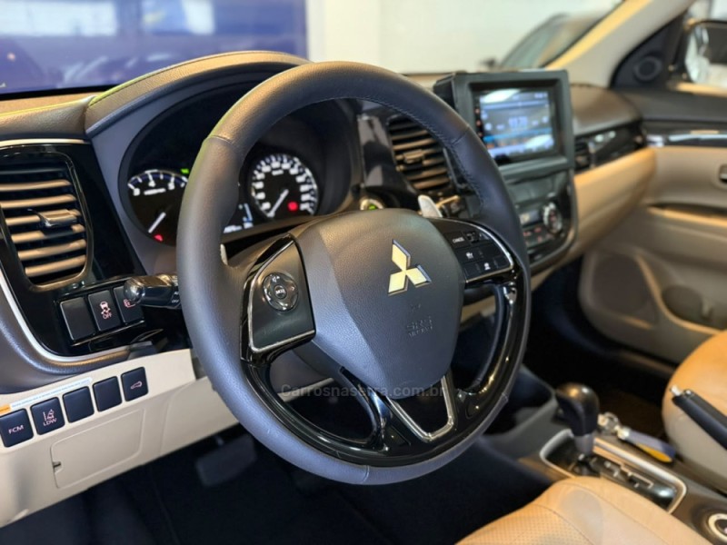 OUTLANDER 3.0 GT 4X4 V6 24V GASOLINA 4P AUTOMÁTICO - 2016 - SãO LEOPOLDO