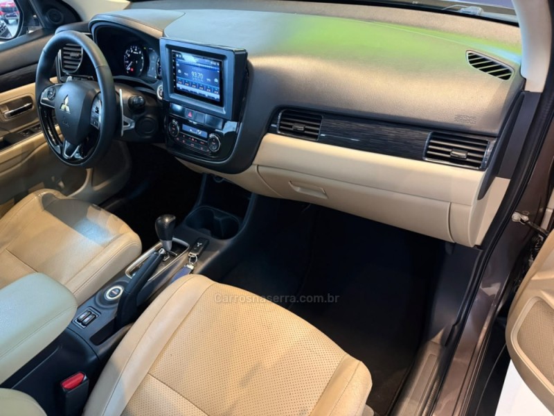 OUTLANDER 3.0 GT 4X4 V6 24V GASOLINA 4P AUTOMÁTICO - 2016 - SãO LEOPOLDO