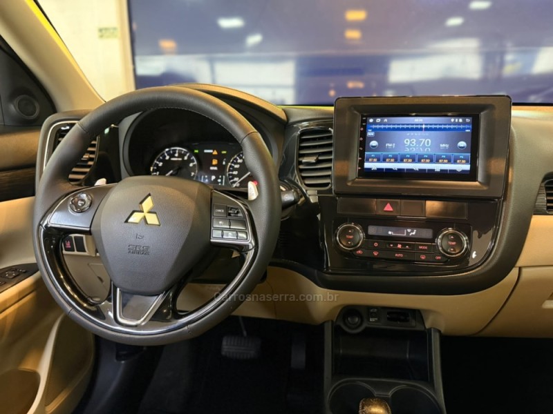 OUTLANDER 3.0 GT 4X4 V6 24V GASOLINA 4P AUTOMÁTICO - 2016 - SãO LEOPOLDO