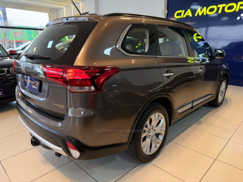 OUTLANDER 3.0 GT 4X4 V6 24V GASOLINA 4P AUTOMÁTICO - 2016 - SãO LEOPOLDO
