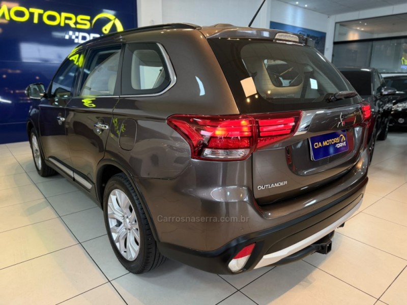 OUTLANDER 3.0 GT 4X4 V6 24V GASOLINA 4P AUTOMÁTICO - 2016 - SãO LEOPOLDO