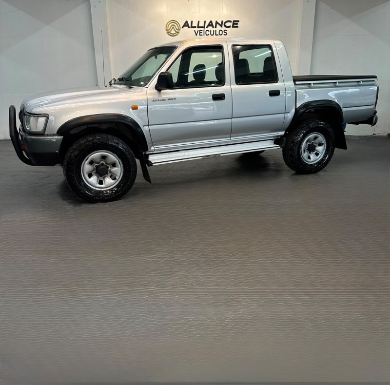 HILUX 3.0 DX 4X2 CD 16V DIESEL 4P MANUAL - 2003 - CAXIAS DO SUL