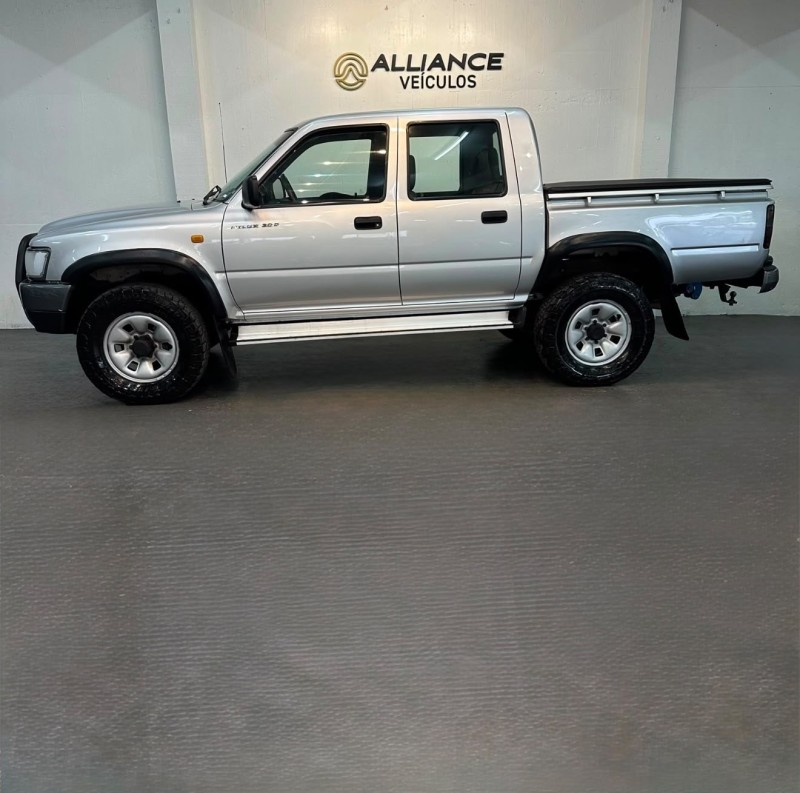 HILUX 3.0 DX 4X2 CD 16V DIESEL 4P MANUAL - 2003 - CAXIAS DO SUL