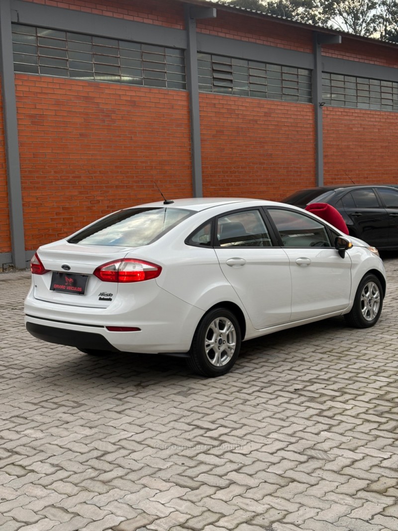 FIESTA 1.6 SEL SEDAN 16V FLEX 4P MANUAL  - 2014 - CAXIAS DO SUL
