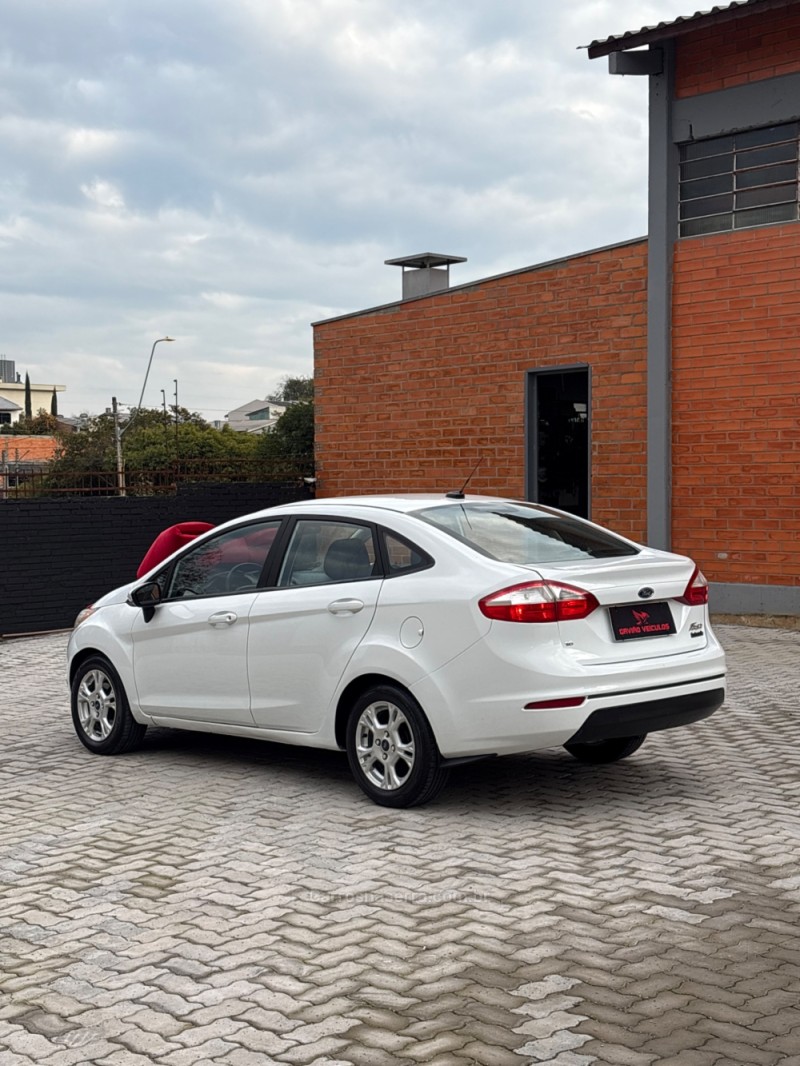 FIESTA 1.6 SEL SEDAN 16V FLEX 4P MANUAL  - 2014 - CAXIAS DO SUL