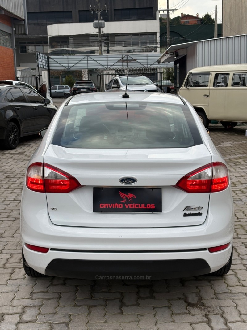 FIESTA 1.6 SEL SEDAN 16V FLEX 4P MANUAL  - 2014 - CAXIAS DO SUL