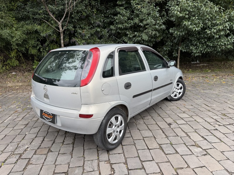 CORSA 1.0 MPFI MAXX 8V GASOLINA 4P MANUAL - 2005 - CAXIAS DO SUL
