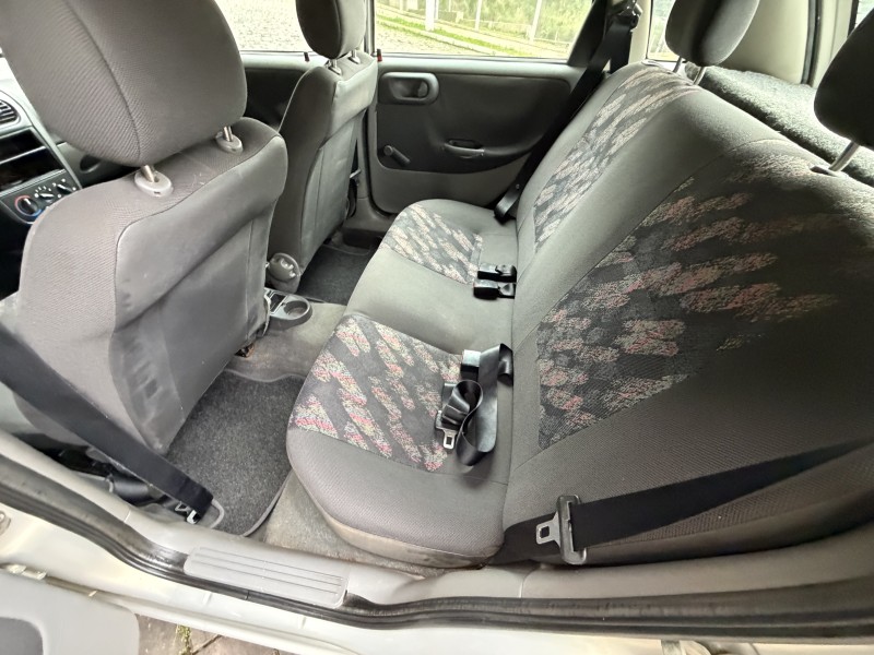 CORSA 1.0 MPFI MAXX 8V GASOLINA 4P MANUAL - 2005 - CAXIAS DO SUL