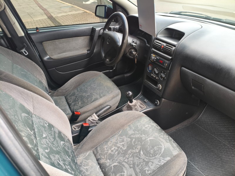 ASTRA 1.8 MPFI MILLENIUM II SEDAN 8V GASOLINA 4P MANUAL - 2001 - BOM PRINCíPIO