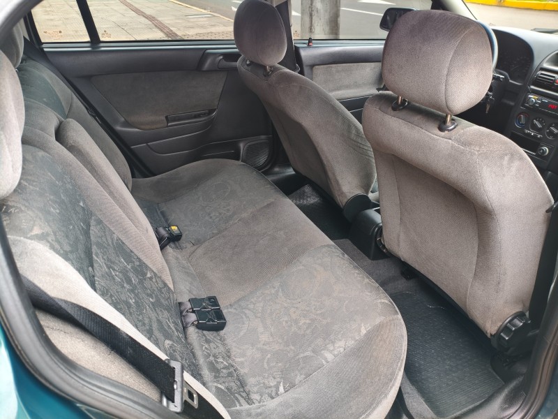 ASTRA 1.8 MPFI MILLENIUM II SEDAN 8V GASOLINA 4P MANUAL - 2001 - BOM PRINCíPIO