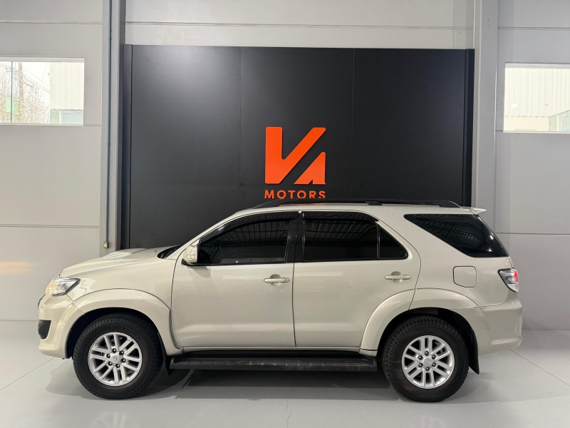 HILUX SW4 3.0 SRV 4X4 7 LUGARES 16V TURBO INTERCOOLER DIESEL 4P AUTOMÁTICO - 2014 - CARLOS BARBOSA