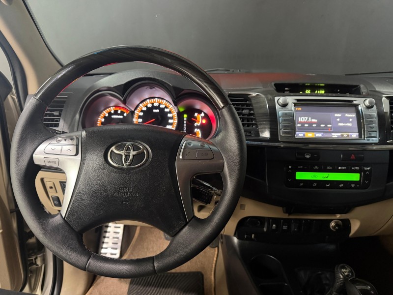 HILUX SW4 3.0 SRV 4X4 7 LUGARES 16V TURBO INTERCOOLER DIESEL 4P AUTOMÁTICO - 2014 - CARLOS BARBOSA