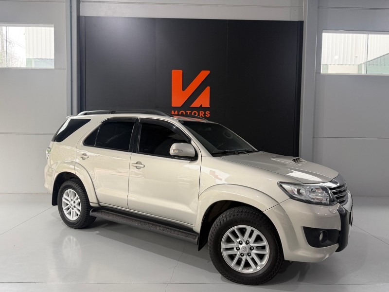 hilux sw4 3.0 srv 4x4 7 lugares 16v turbo intercooler diesel 4p automatico 2014 carlos barbosa
