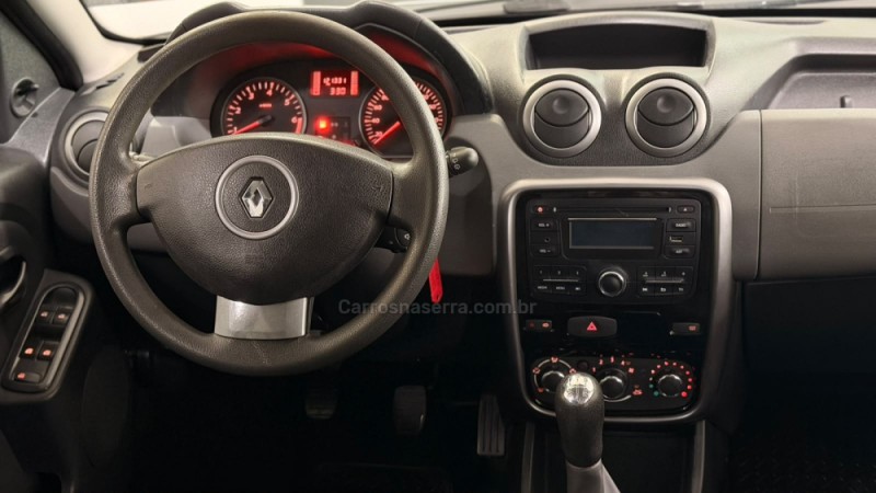 DUSTER 1.6 EXPRESSION 4X2 16V FLEX 4P MANUAL - 2015 - NOVO HAMBURGO