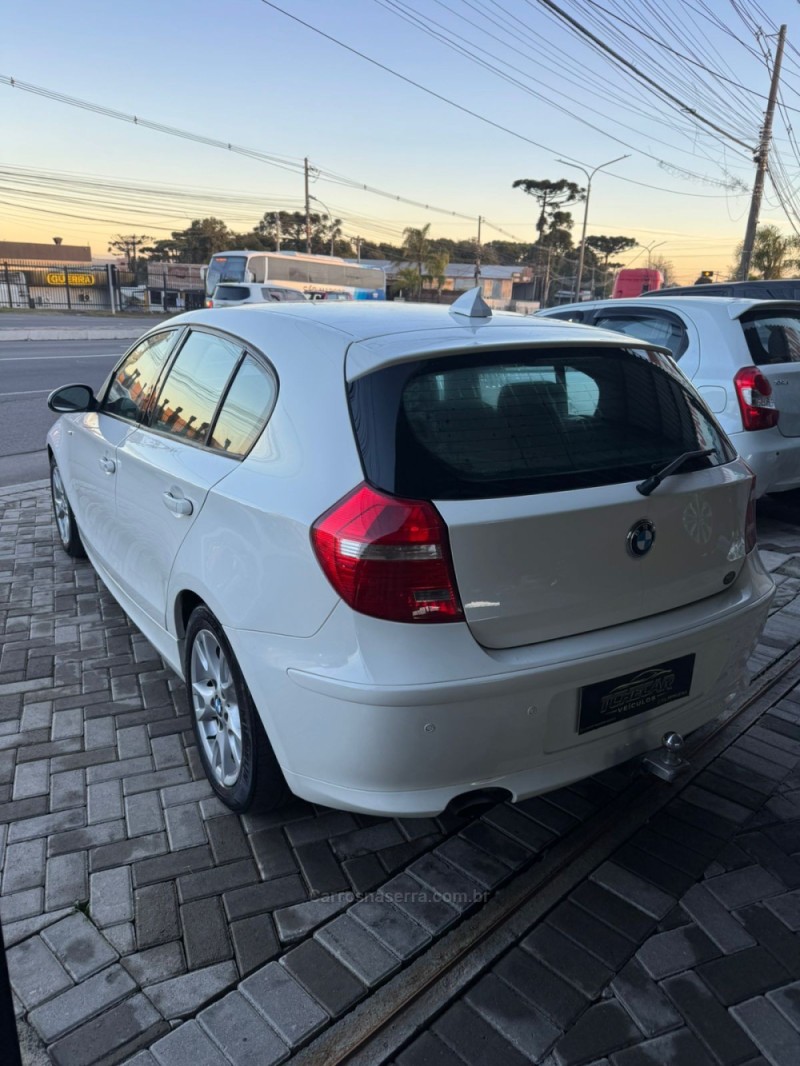 118I 1.6 URBAN LINE 16V TURBO GASOLINA 4P AUTOMÁTICO - 2010 - CAXIAS DO SUL
