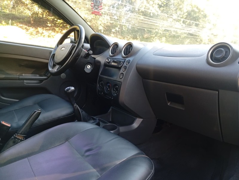 FIESTA 1.0 MPI CLASS 8V GASOLINA 4P MANUAL - 2006 - VENâNCIO AIRES