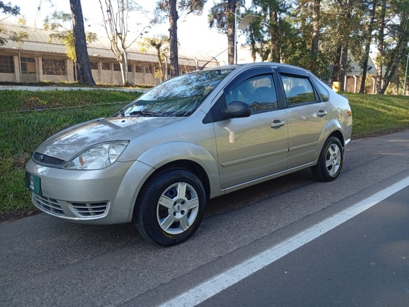 FIESTA 1.0 MPI CLASS 8V GASOLINA 4P MANUAL - 2006 - VENâNCIO AIRES
