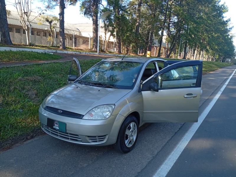 FIESTA 1.0 MPI CLASS 8V GASOLINA 4P MANUAL - 2006 - VENâNCIO AIRES