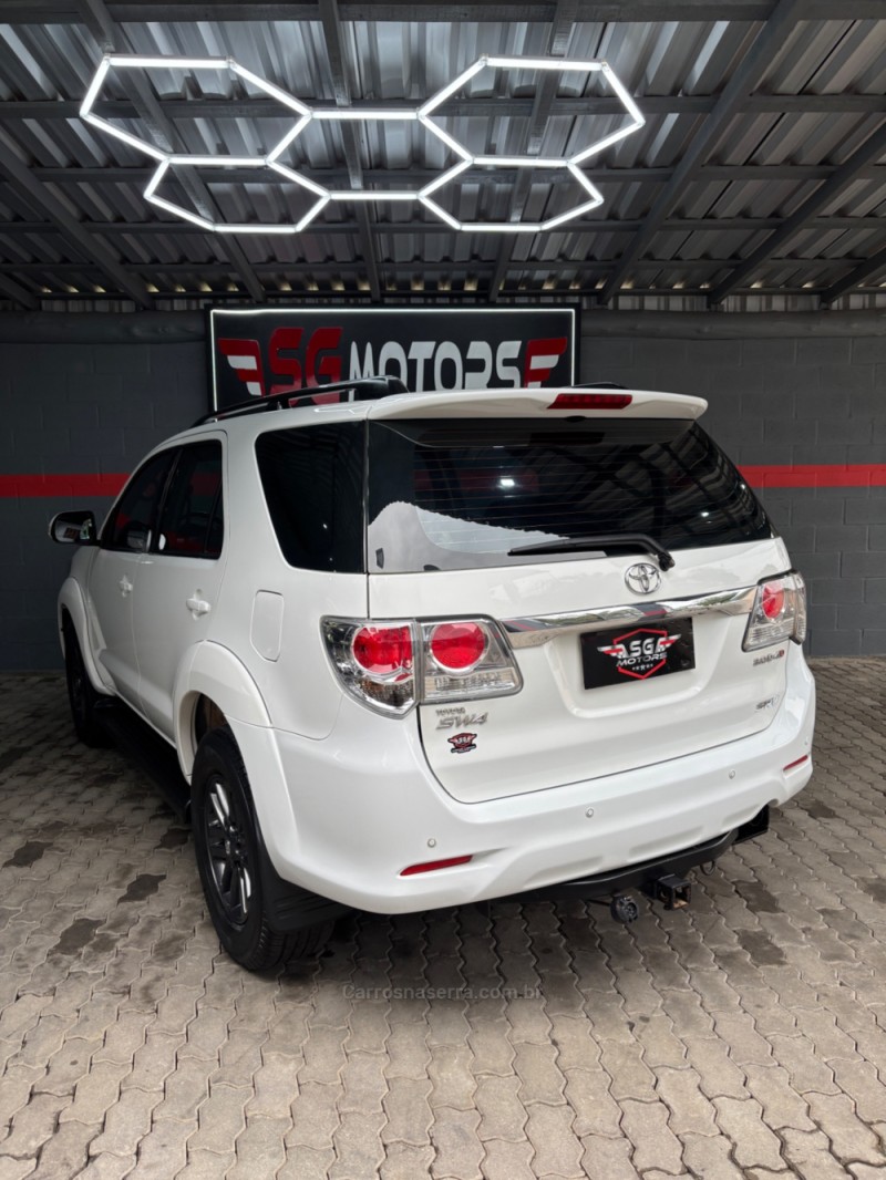 HILUX SW4 3.0 SRV 4X4 7 LUGARES 16V TURBO INTERCOOLER DIESEL 4P AUTOMÁTICO - 2013 - HARMONIA